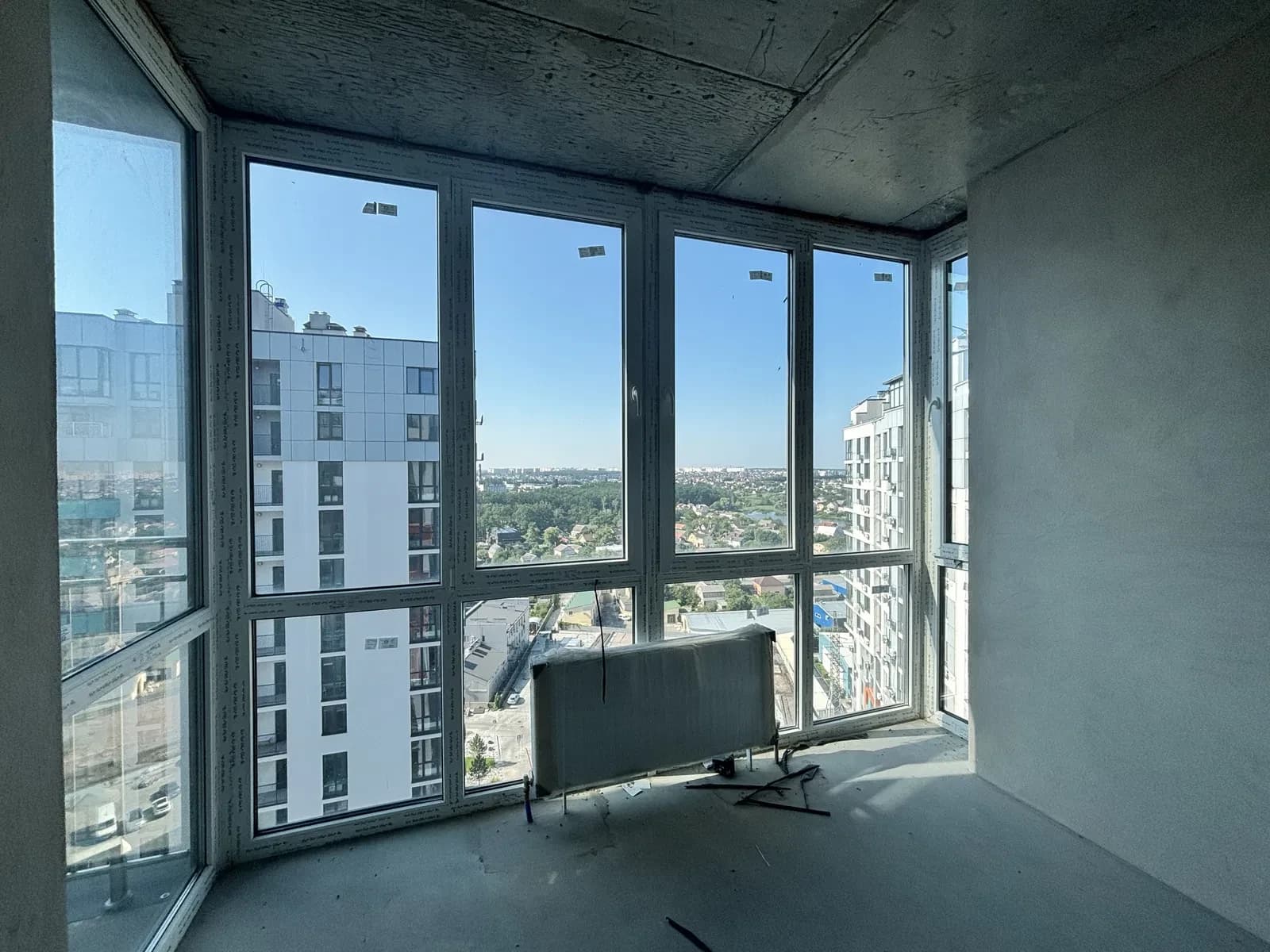 3-кімнатна квартира у ЖК Crystal avenue: вид на озеро, паркінг - фото 2