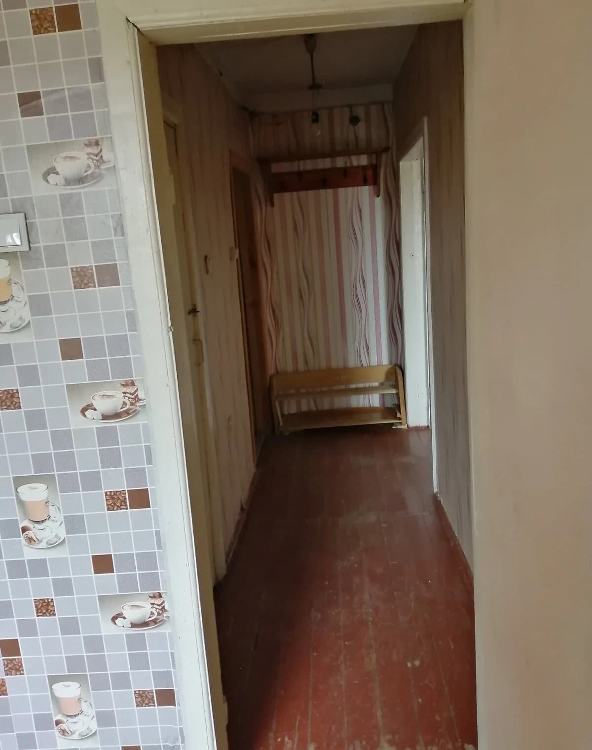 1-кімнатна квартира, Новий Стародуб: переуступка, гараж із підвалом
