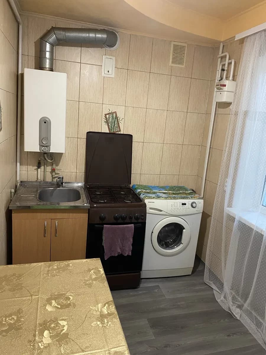 2-кімнатна квартира, Гайдамацька: косметичний ремонт, погріб - фото 3