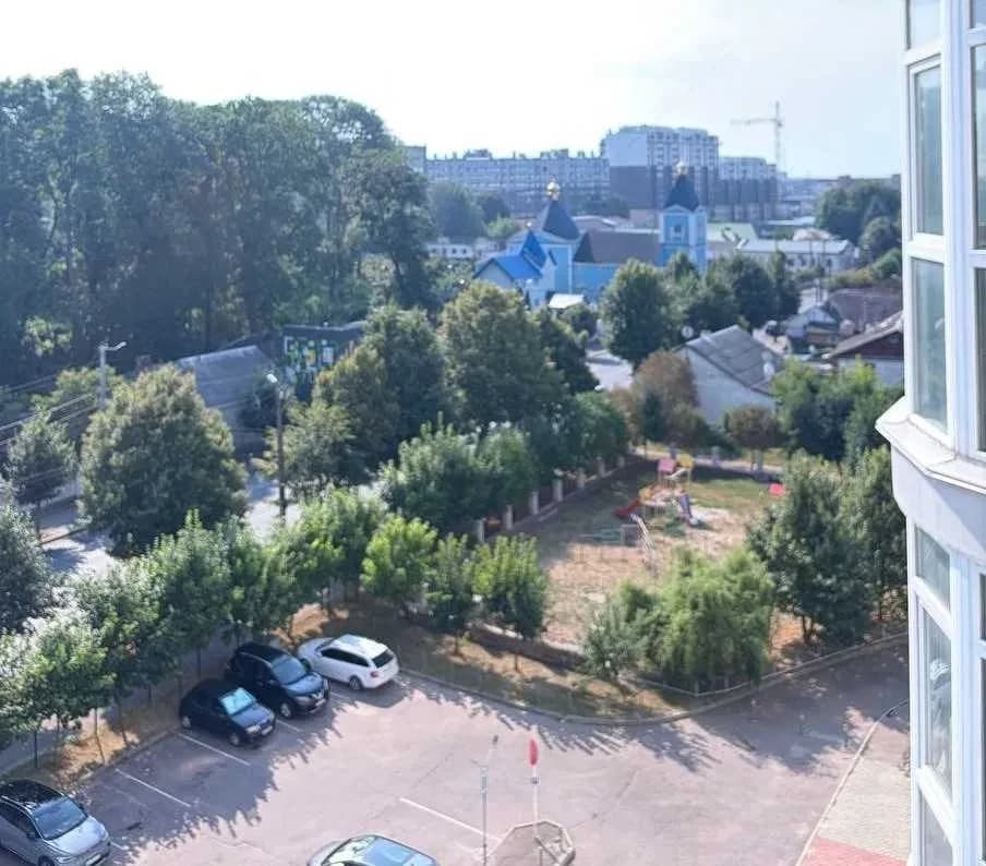 3-кімнатна квартира у ЖК "Банківський": панорамний вид, 2 санвузли