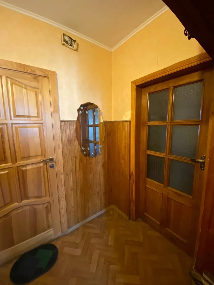 1-кімнатна квартира, Деснянський: засклений балкон, меблі й техніка - фото 5