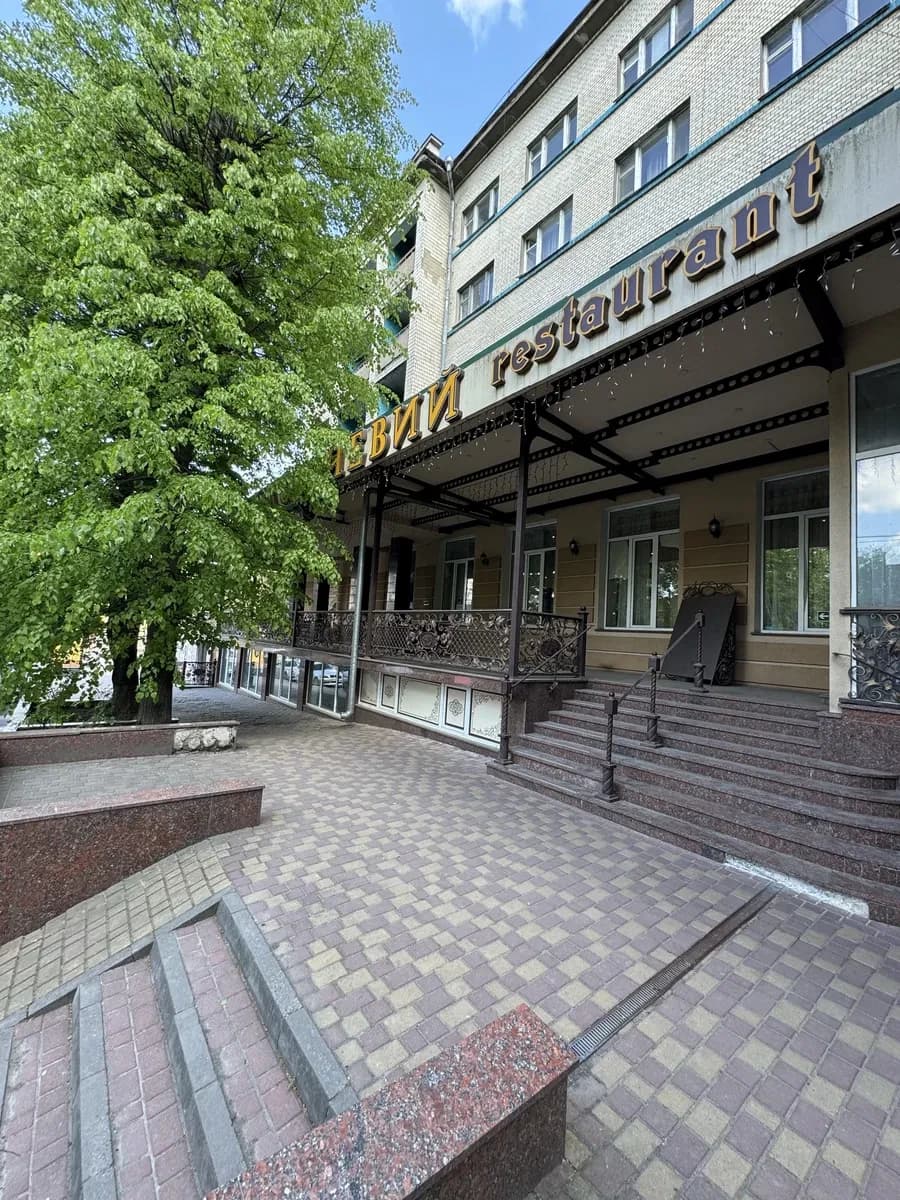 Ресторан, Хмельницький: пивоварня, літня тераса, фасадне