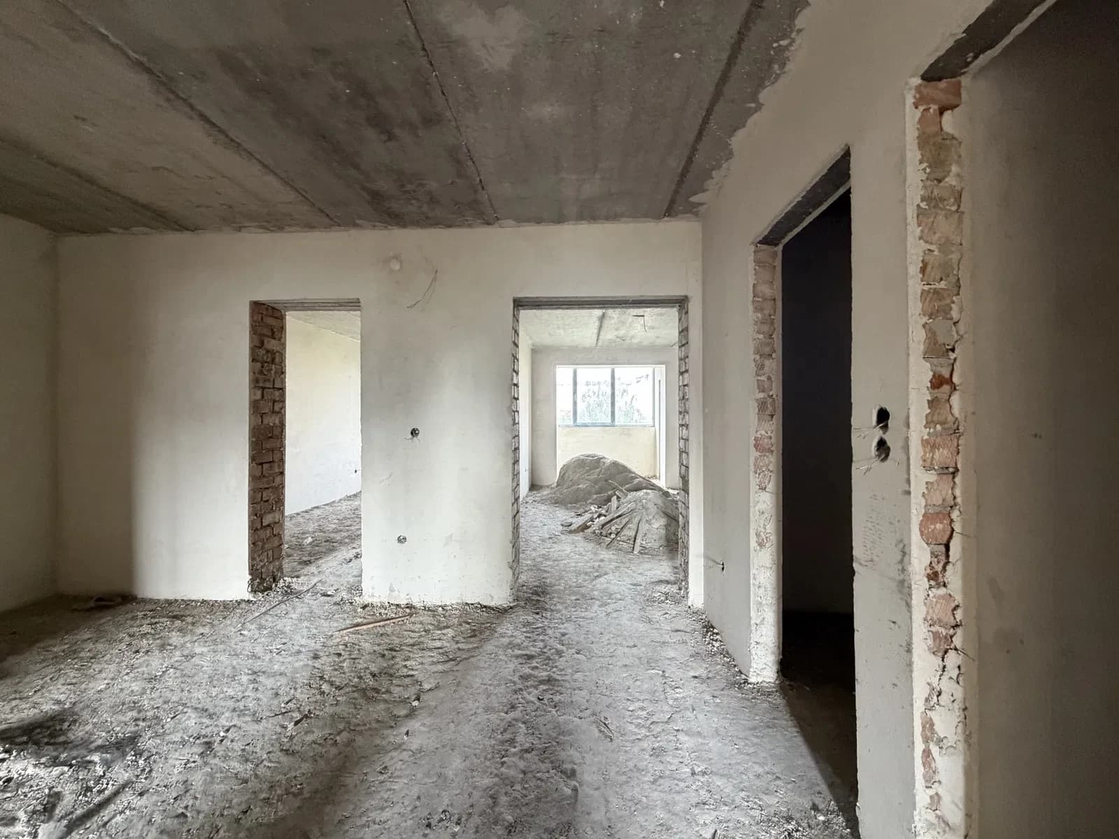 3-кімнатна квартира, Івано-Франківськ: центр, 2 санвузли, закритий двір - фото 1