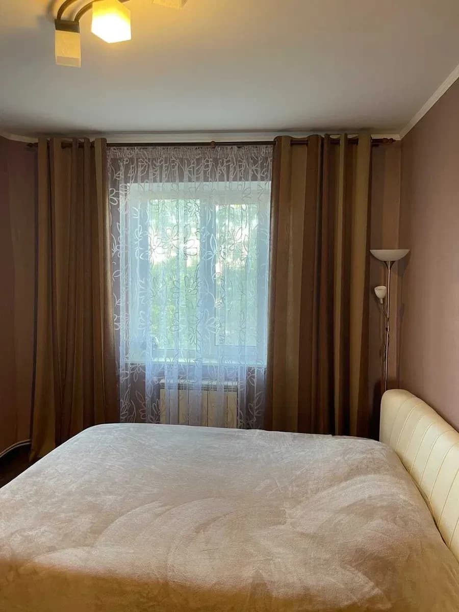 3-кімнатна квартира, Херсон: автономне опалення, лоджія з коморою - фото 1