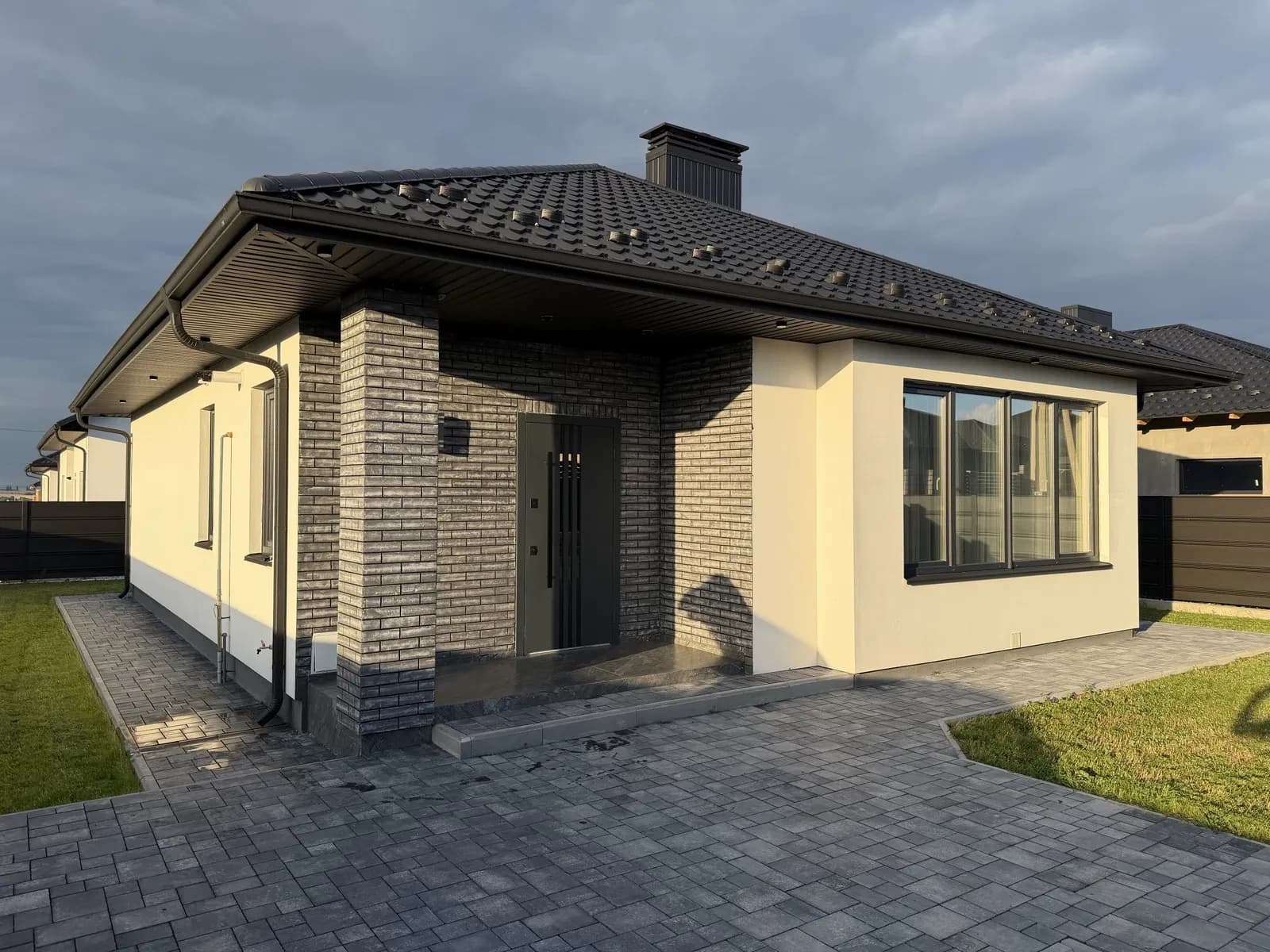 Будинок-американка, Рівне: дизайнерський ремонт, камін