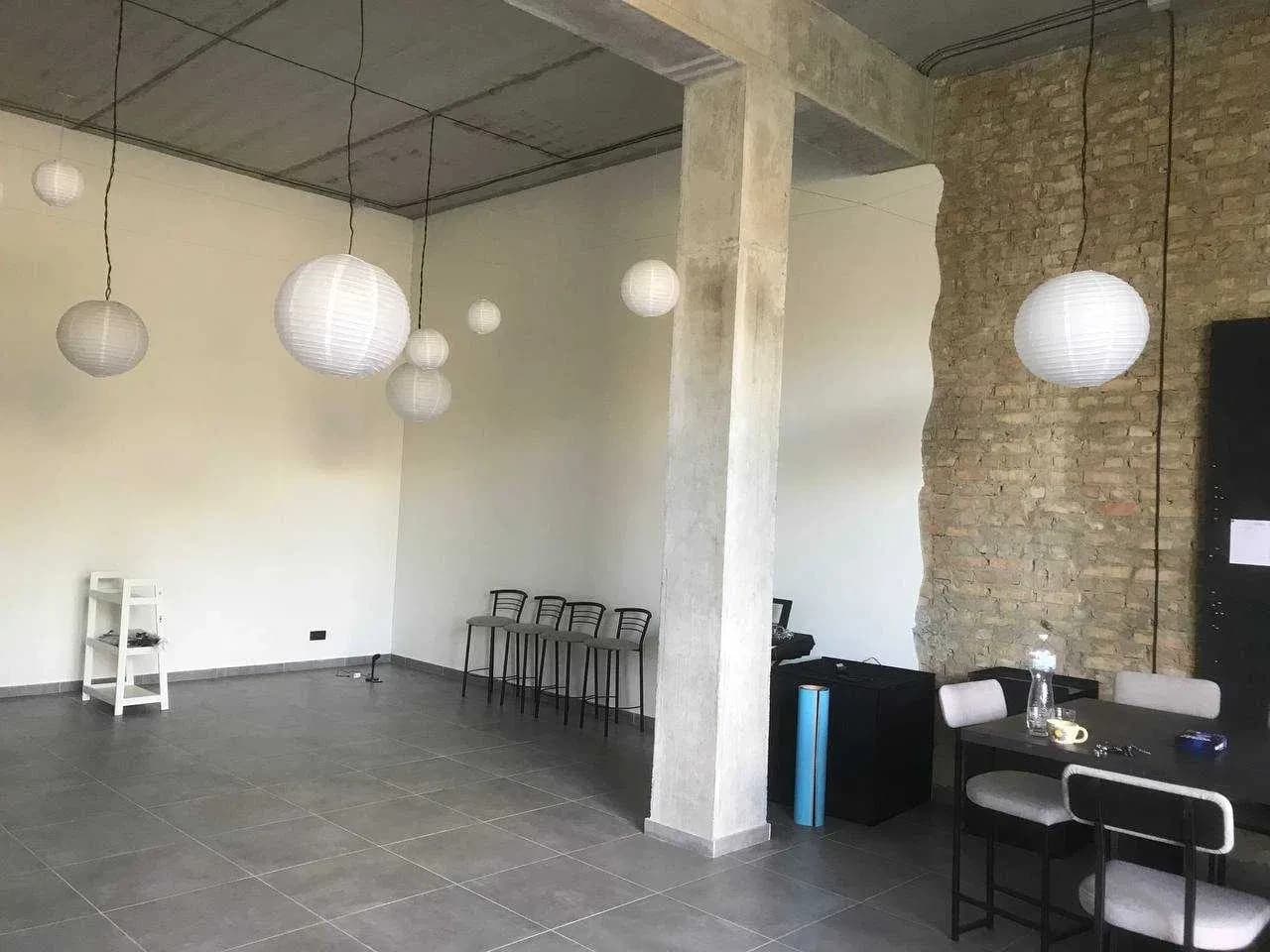 Приміщення, Рівне: фасадне, панорамні вікна, open-space