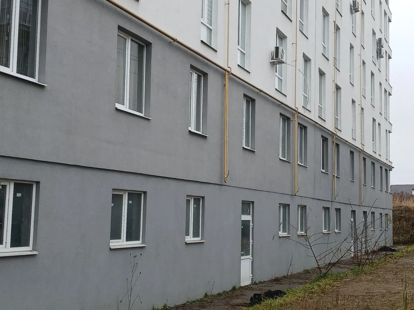 Приміщення, Малехів: фасадне, 2 входи, перша лінія - фото 5