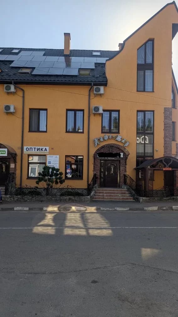 Приміщення, Східниця: фасадне, харчування з обладнанням, сонячні панелі