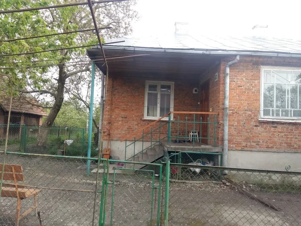 Будинок, Городок: 9 соток, цегляний, газове опалення - фото 2
