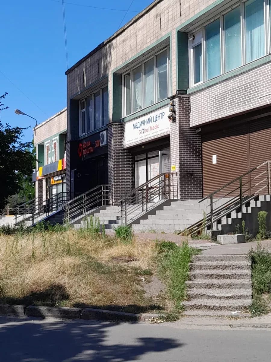 Приміщення, Деснянський: перший поверх, вода і каналізація, прохідне місце - фото 5