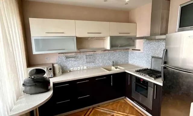 3-кімнатна квартира, Соборний: кухня-студія, меблі й техніка - фото 4