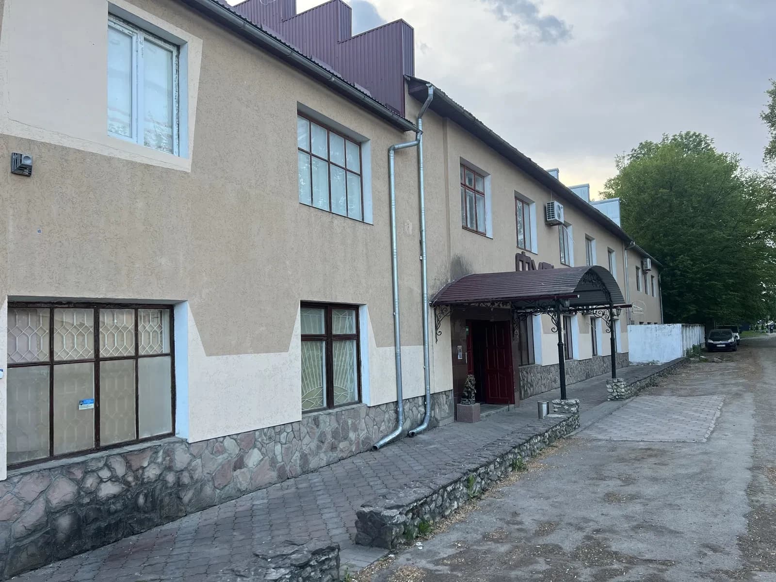 Бар-ресторан «Фуршет», Копичинці: генератор, панорамні вікна - фото 2