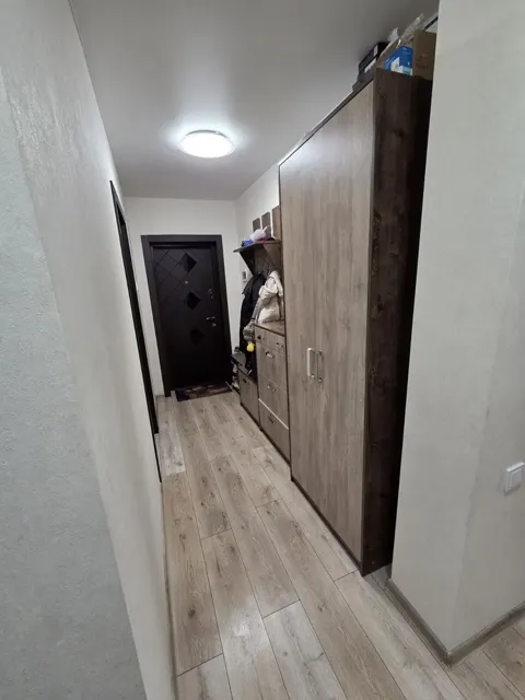 2-кімнатна квартира, Комунарський: новий ремонт, паркомісце, гараж