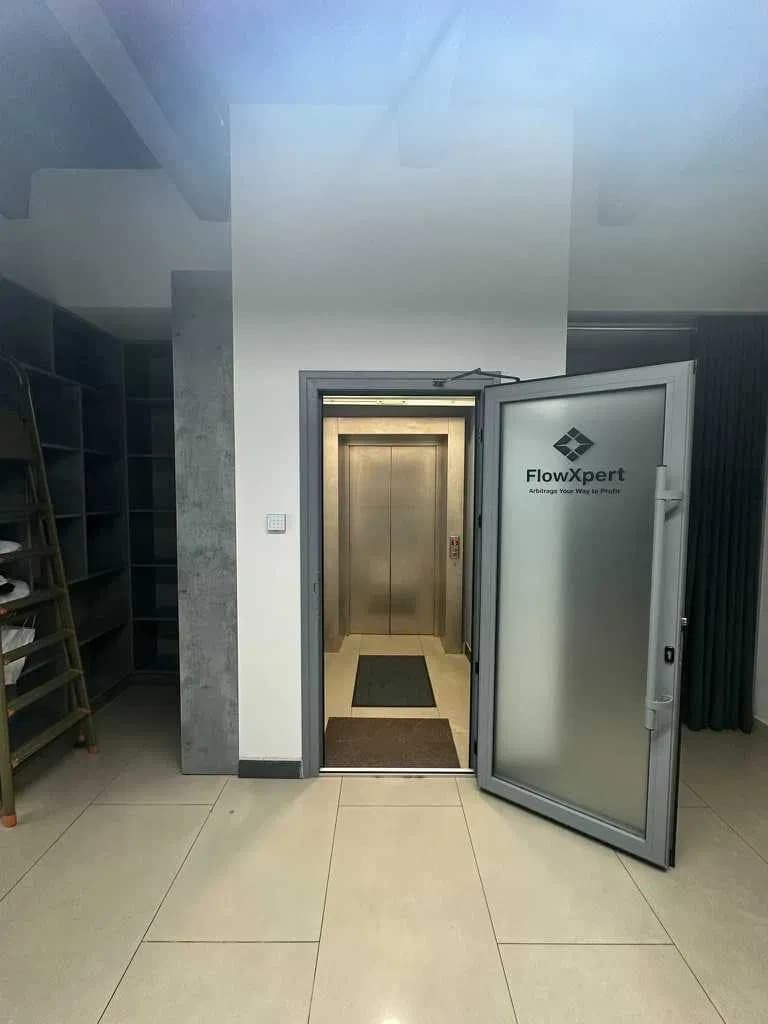 Офіс у БЦ «Воздвиженський»: дизайнерський ремонт, ліфт в офісі - фото 4