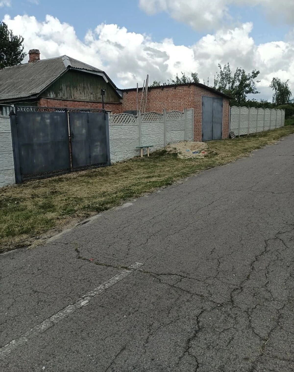 Будинок, Кринички: 6 соток, цегляні стіни, твердопаливний котел