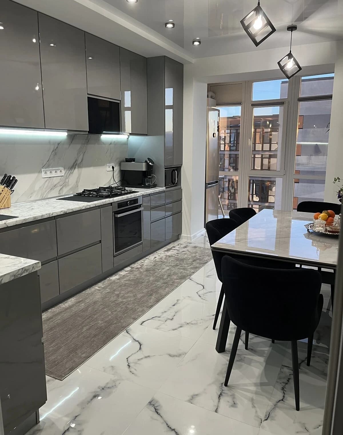 2-кімнатна квартира, Пасічна: кухня 18 м², торг можливий - фото 2