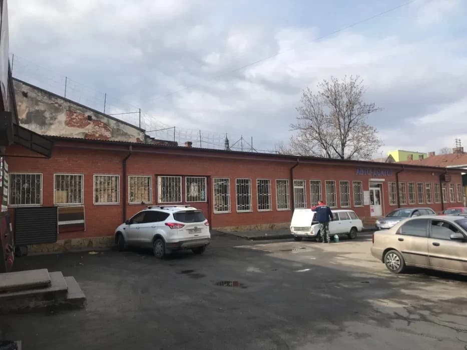 Магазин, Галицький: світло завжди, дві лінії електрики, станція «Підзамче» - фото 1