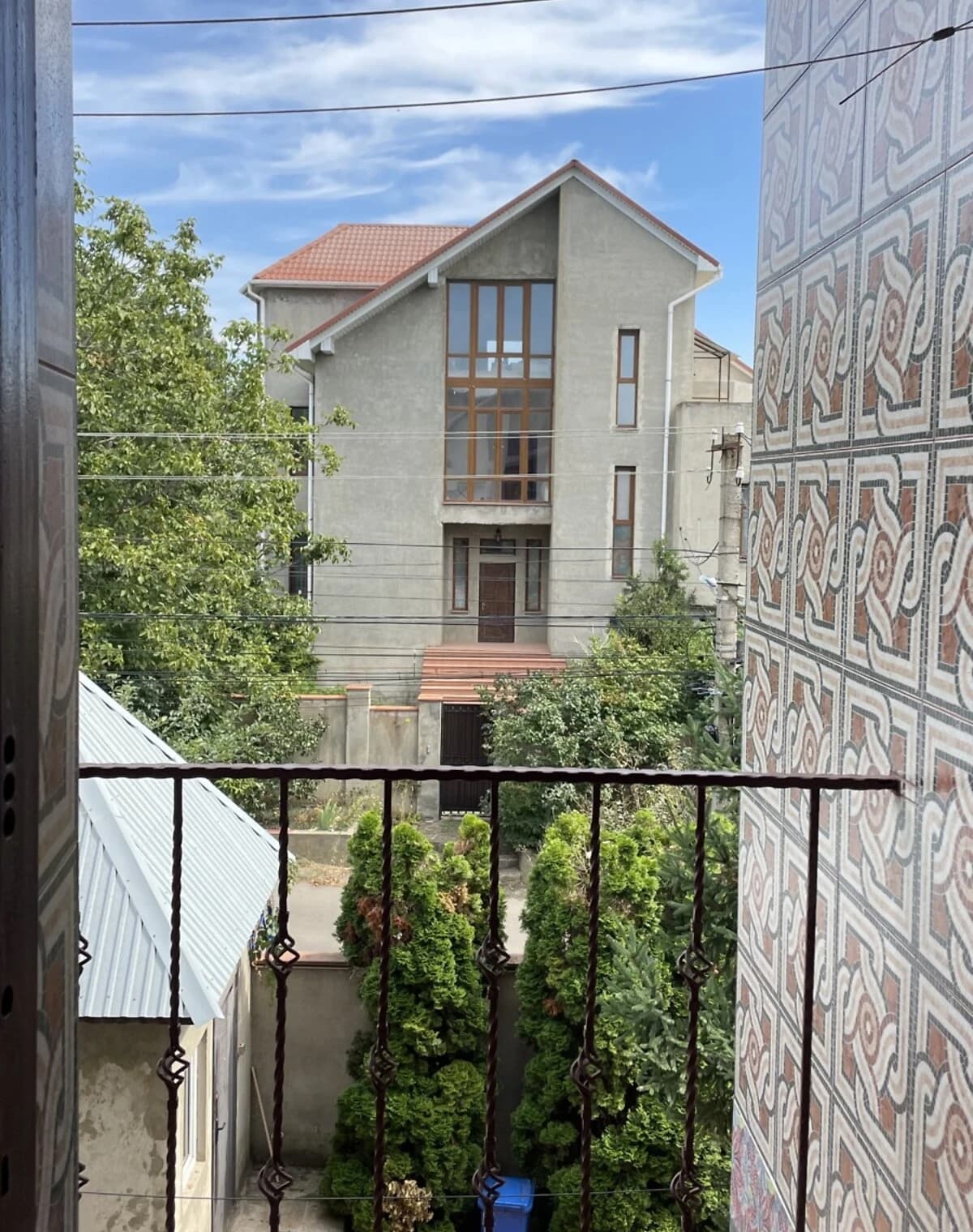 Дім, Одеса: тераса, гараж із підвалом, дитячий майданчик