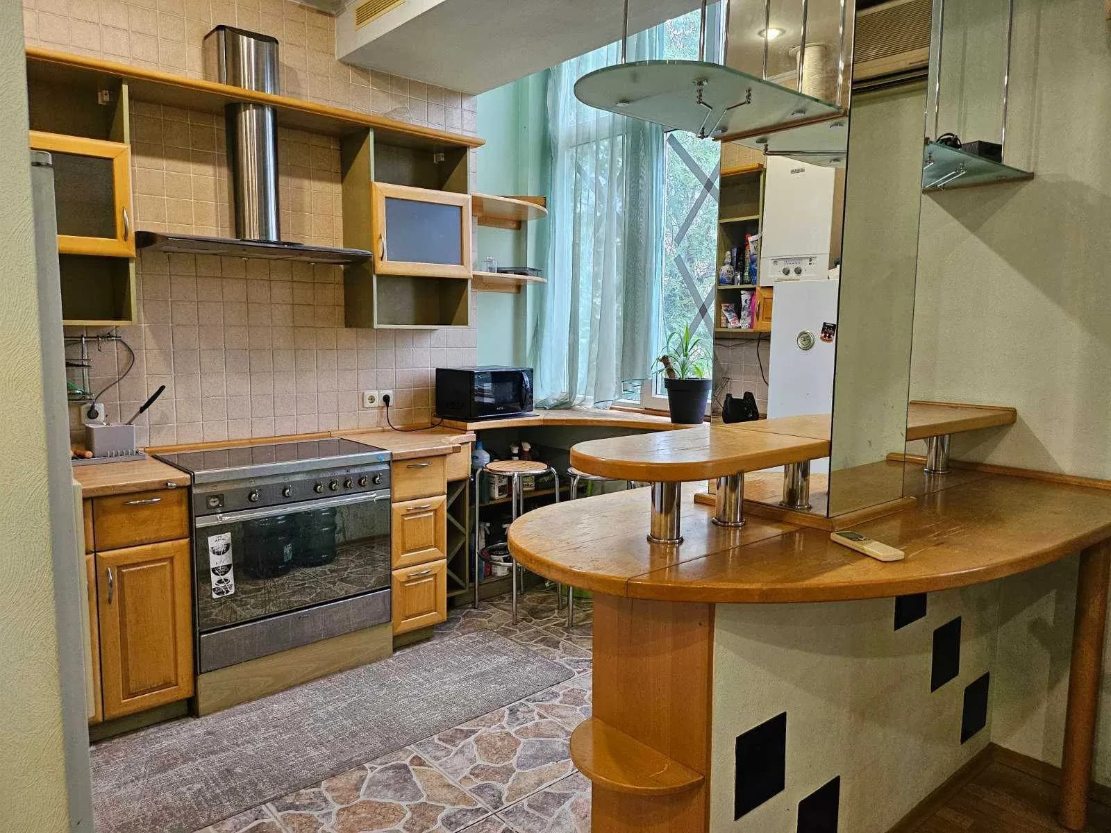 3-кімнатна квартира, Дніпровський: газ і вода без відключень, камін - фото 1