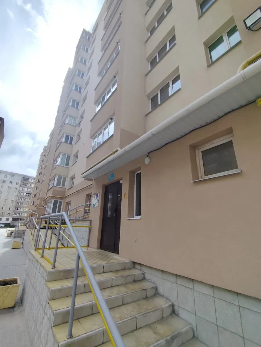 2-кімнатна квартира, Суми: вид на Псел, матеріали для ремонту