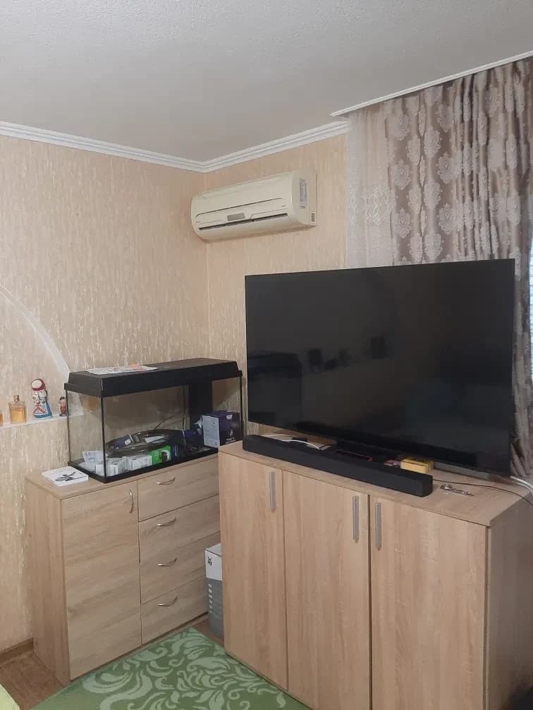 1-кімнатна квартира, Вільнянськ: під бізнес, євроремонт - фото 1