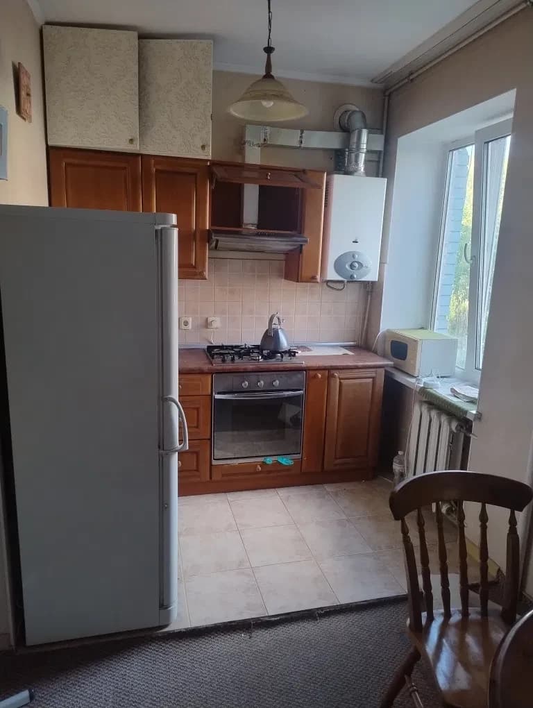 2-кімнатна квартира, Печерський: кухня-студія, балкон, без тварин - фото 3