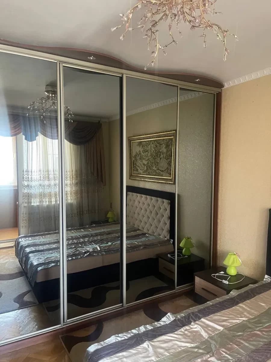2-кімнатна квартира, Деснянський: два балкони, озеро, сучасні меблі - фото 5