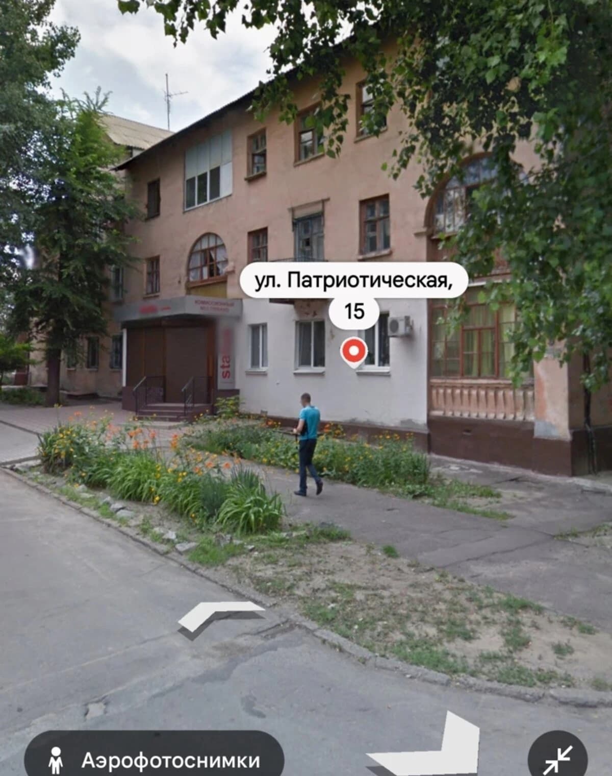 5-кімнатна квартира, Патріотична: цегляні стіни, внутрішній двір