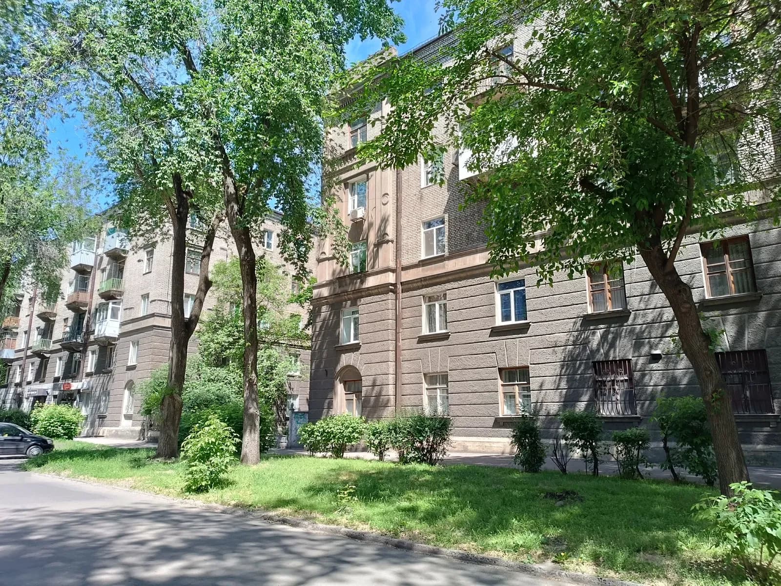 3-кімнатна квартира, Кам’янське: сталінка, дах не протікає - фото 1