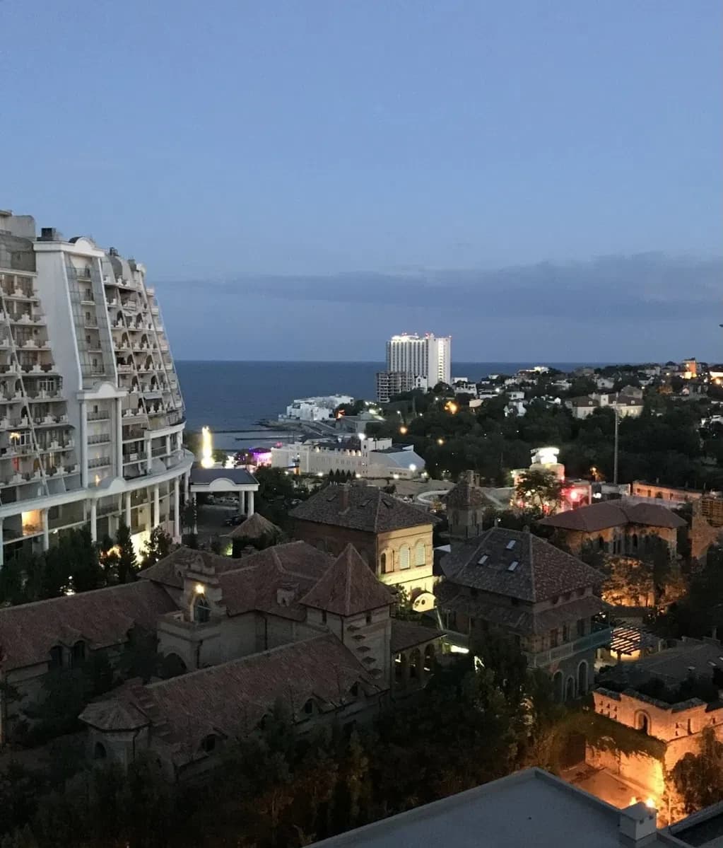 1-кімнатна квартира у ЖК Гагарін: морський краєвид, авторський ремонт