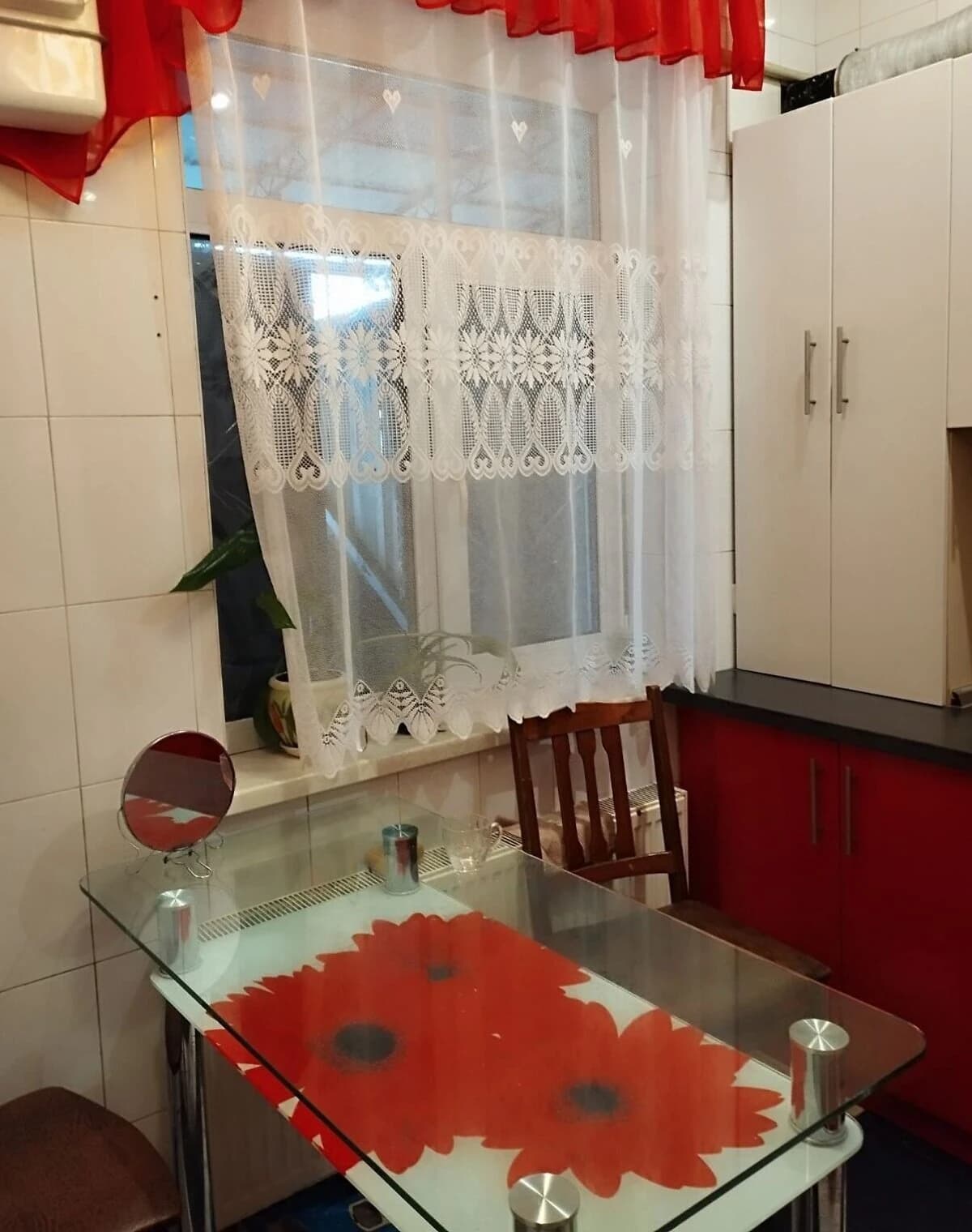 Частина будинку, Глухів: сад, бесідка