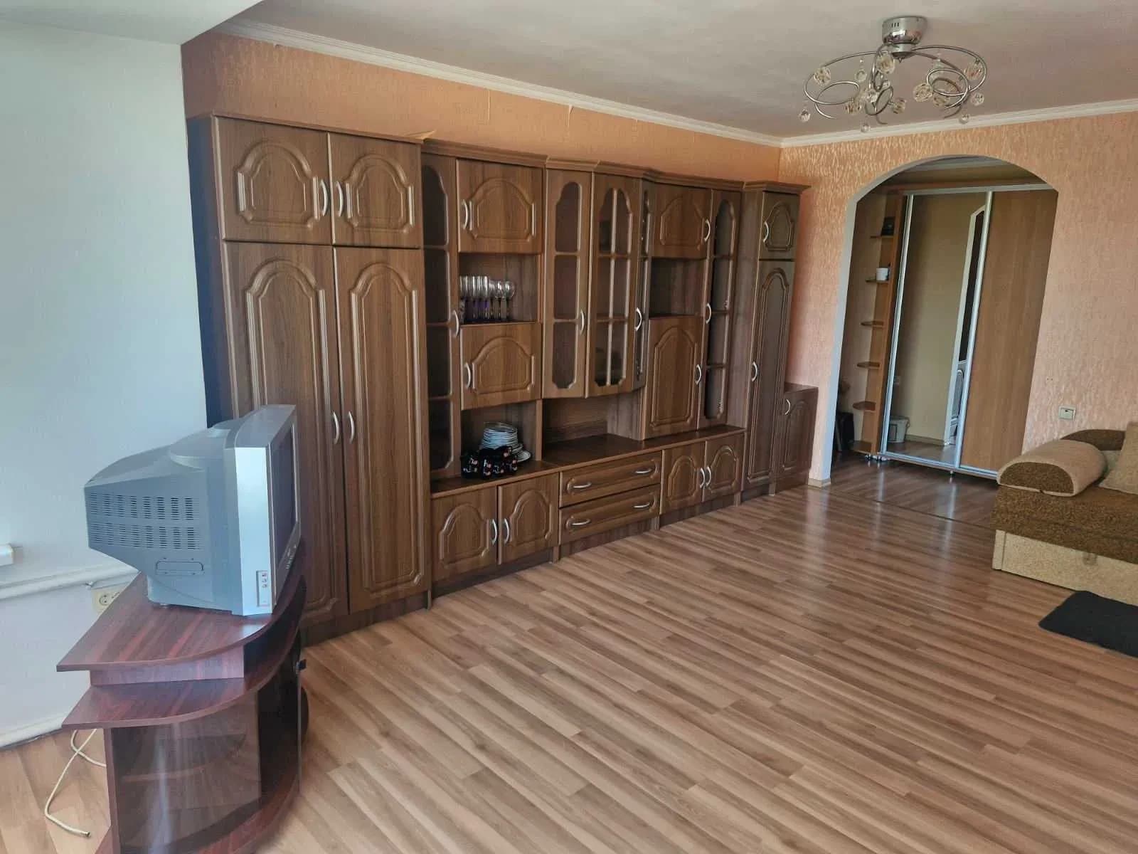3-кімнатна квартира, Суми: 2 балкони, окрема кухня, косметичний ремонт - фото 3