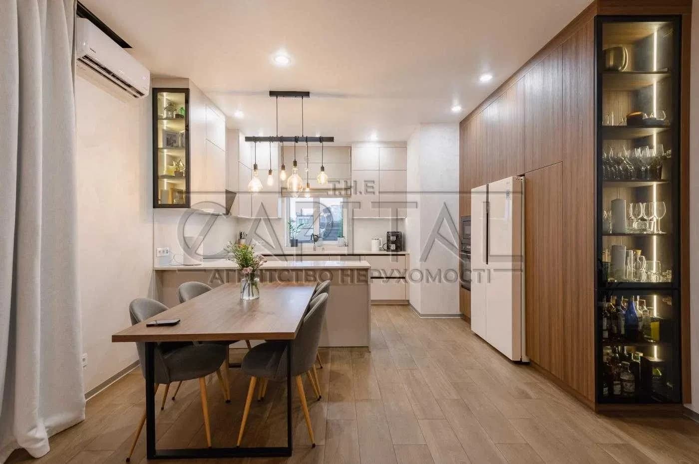 Будинок, Гатне: тераса 21 м², повністю автономний, авторський ремонт - фото 1