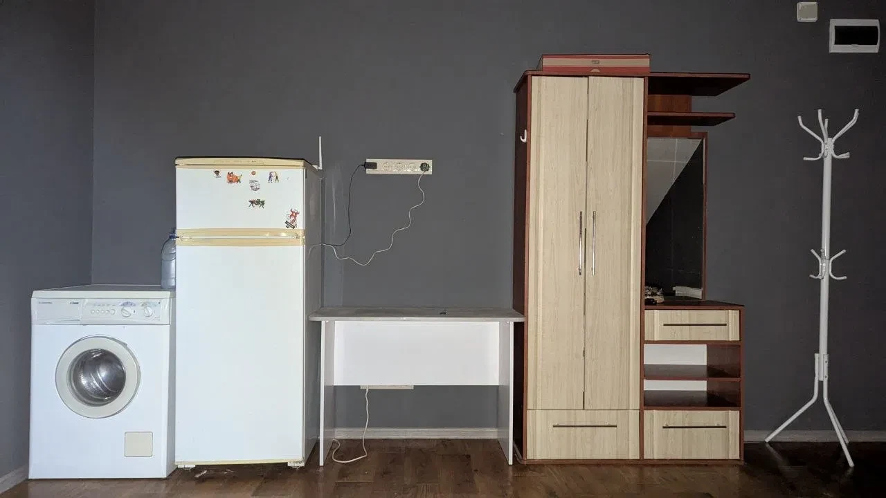 Студія у ЖК Ідея: мансардний поверх, меблі, техніка - фото 4