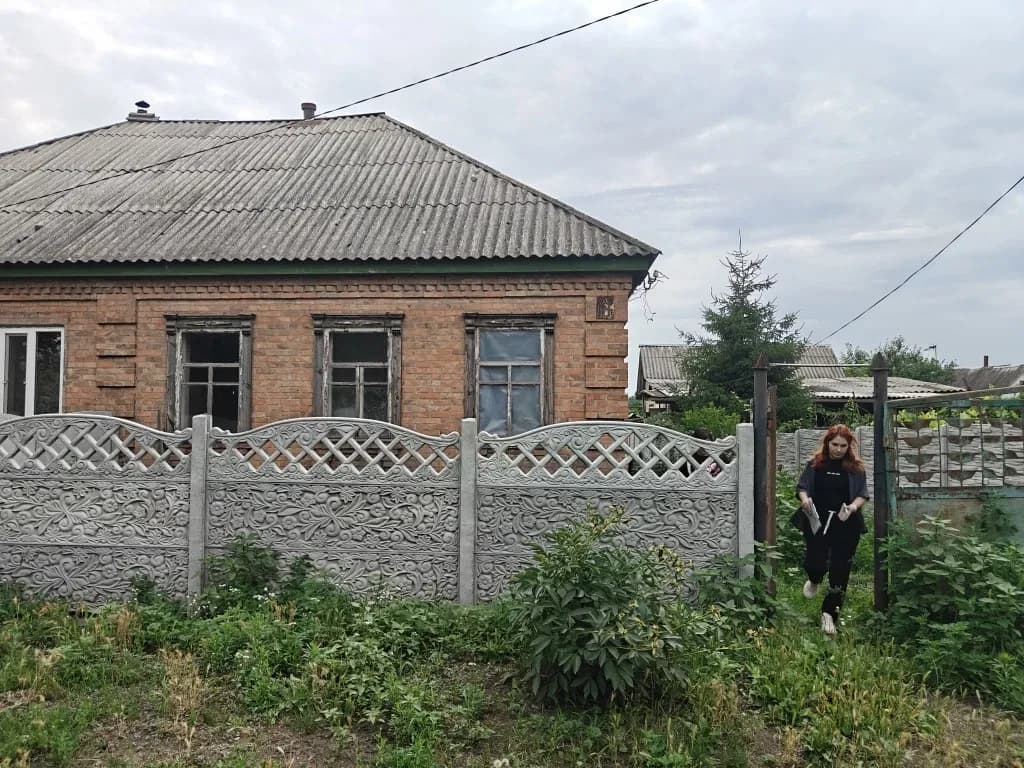 Будинок, 15-й район: під чистову обробку, 10 соток, Є відновлення