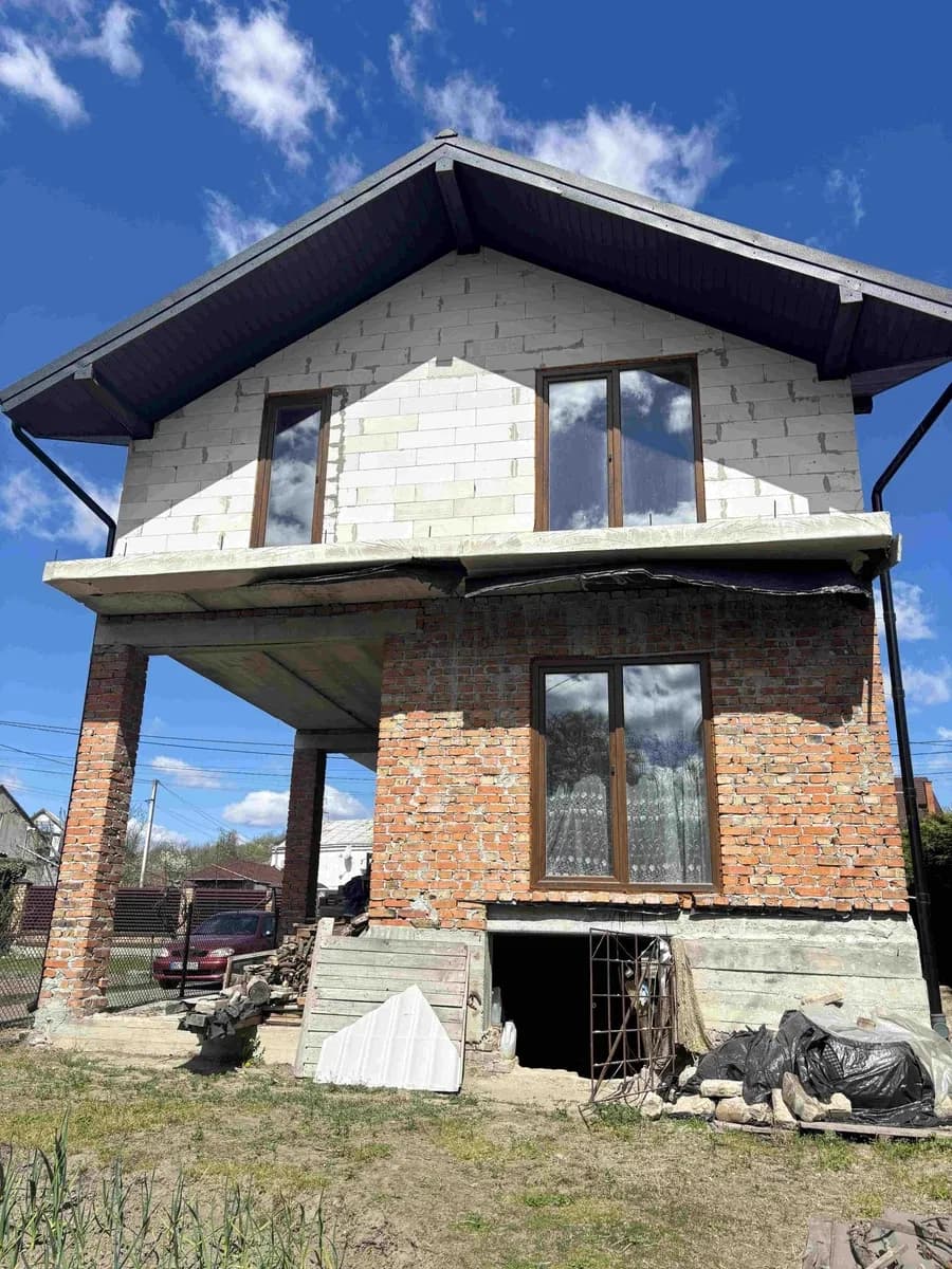 Будинок, Шевченківський: панорамні вікна, тераса, три спальні