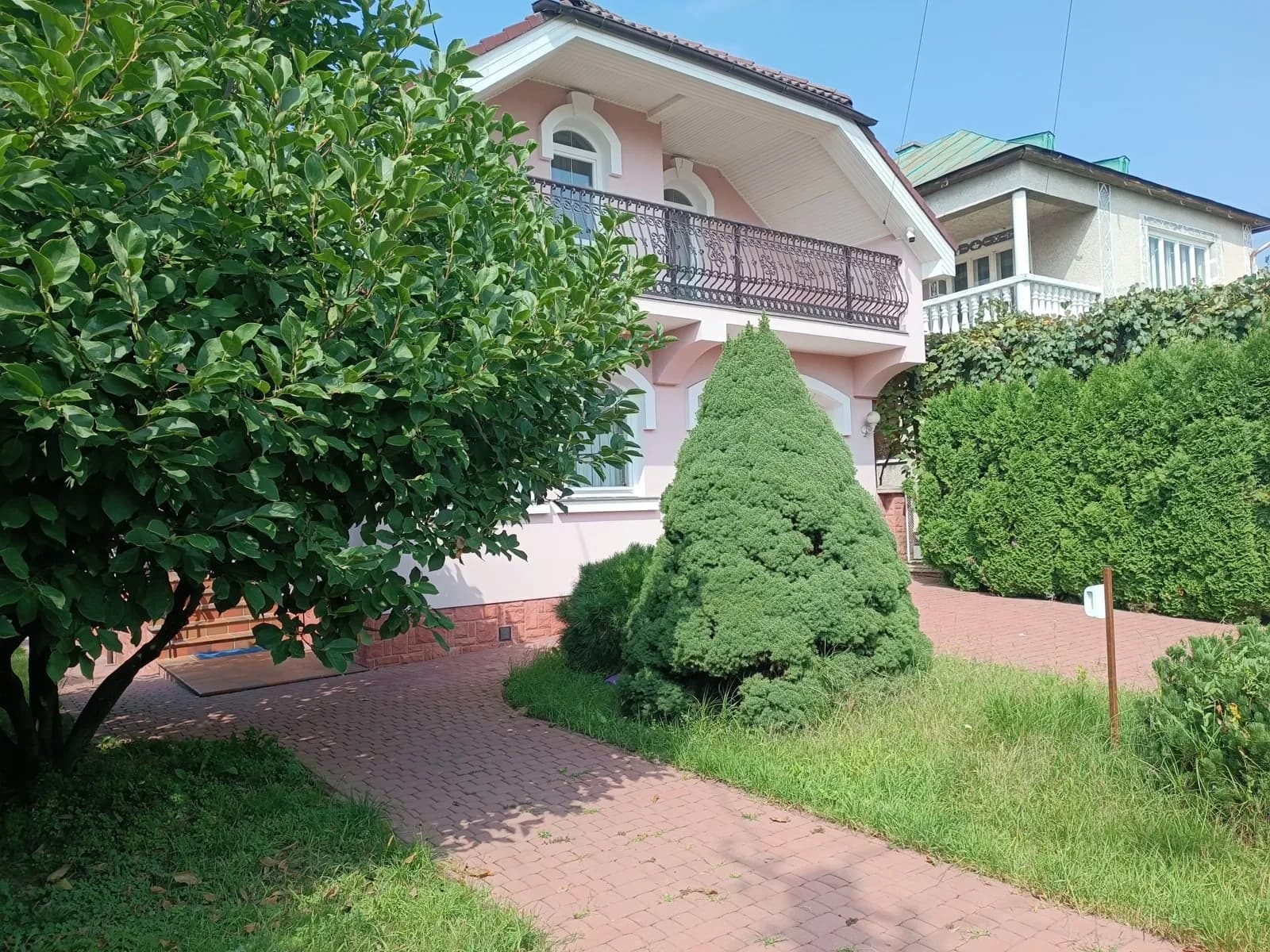 Будинок, Хуст: басейн, сауна, авторський проєкт - фото 1