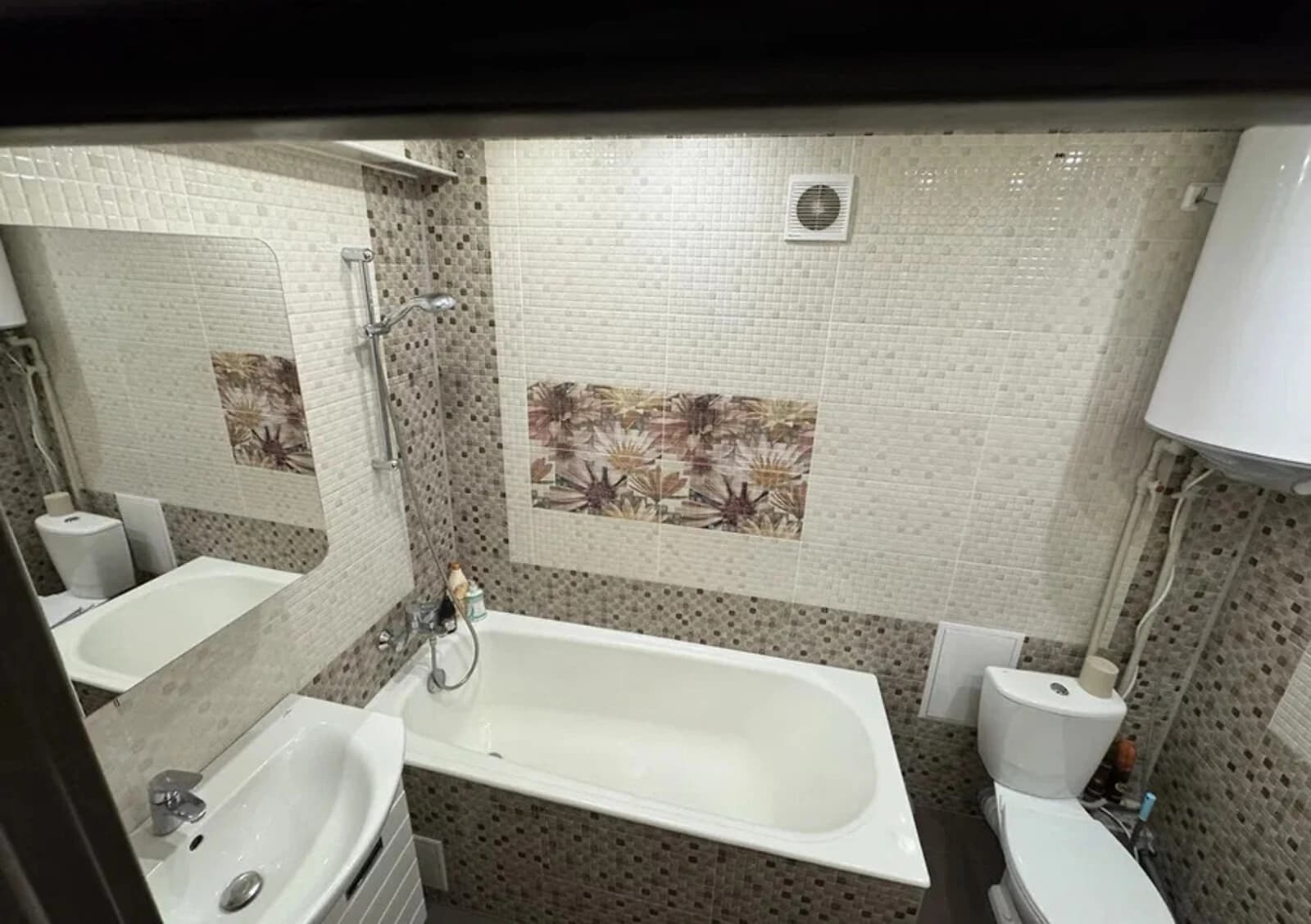2-кімнатна квартира, Лівий Поділ: євроремонт, балкон - фото 1