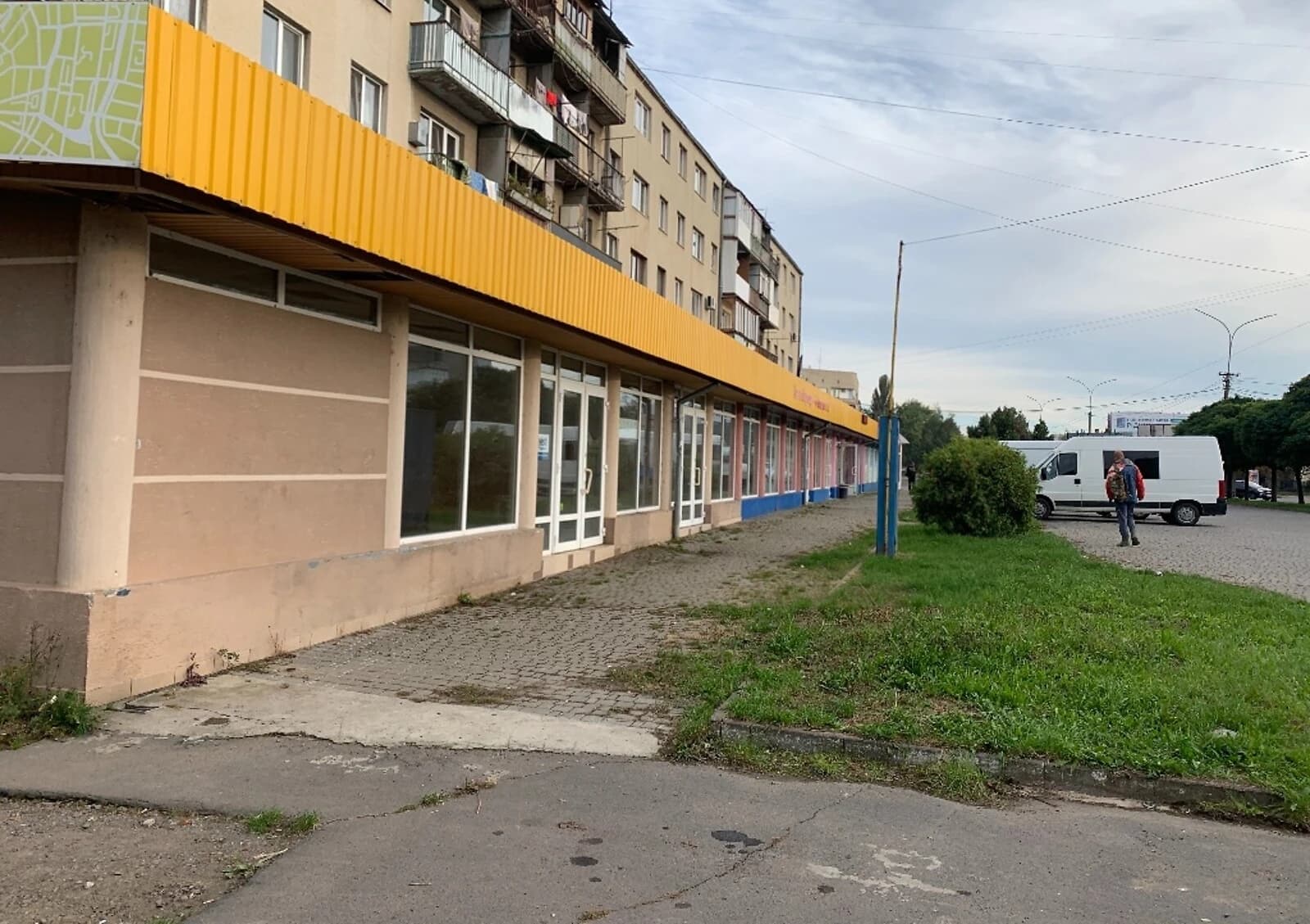 Комерційне приміщення, П'яний базар: цокольний поверх, рампа - фото 2