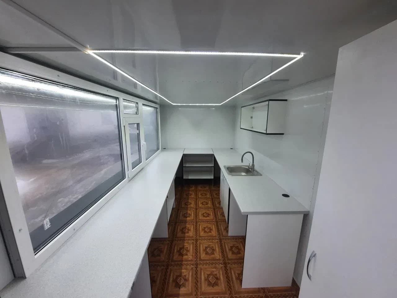 Торговий кіоск, Карнаухівка: на колесах, 4 × 2 м, мебльований - фото 5