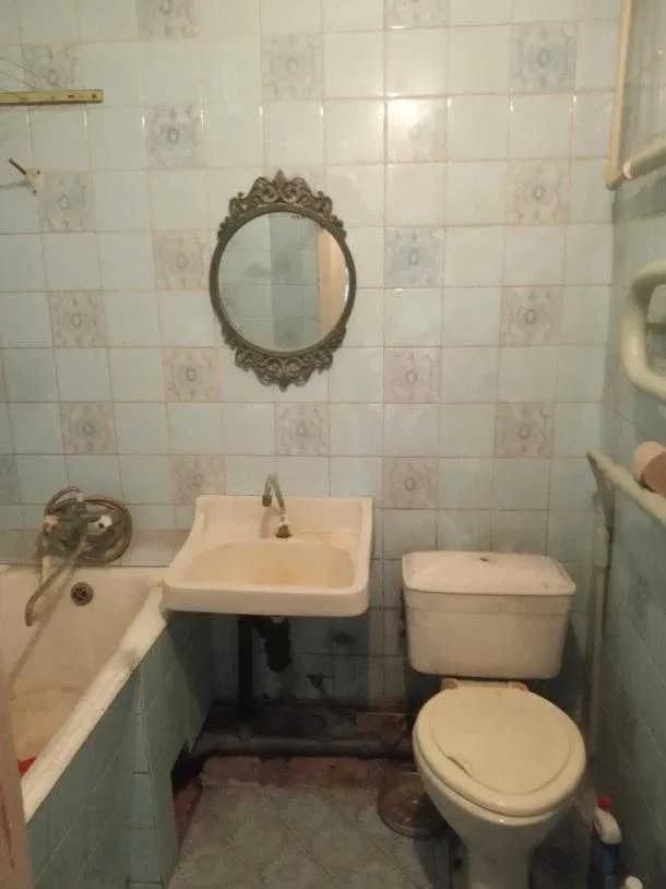 2-кімнатна квартира, Салтівський: можна жити, засклений балкон - фото 5