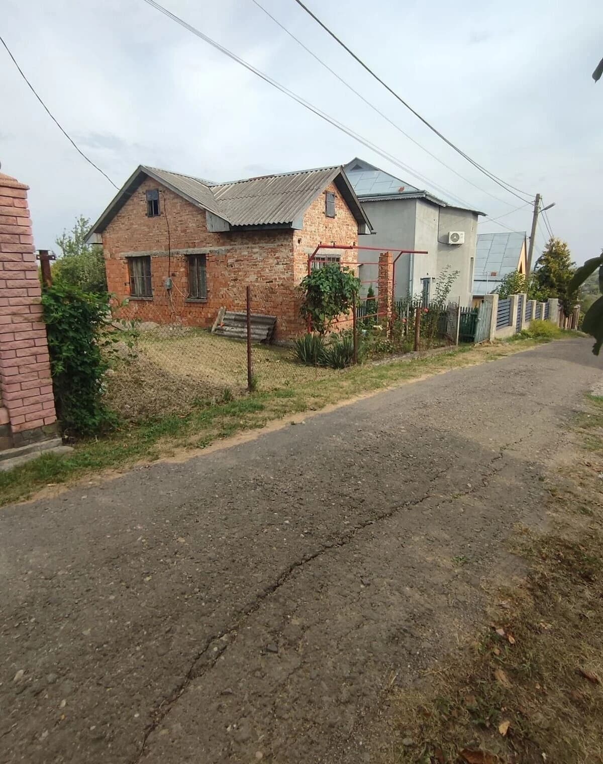 Дача, Роша: цегляні стіни, централізоване опалення - фото 3