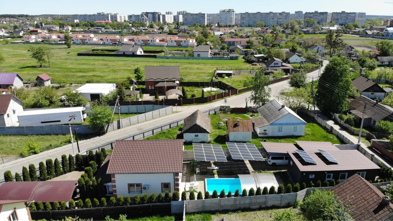 Будинок, Нетішин: два окремі будинки, басейн, сонячні панелі - фото 3