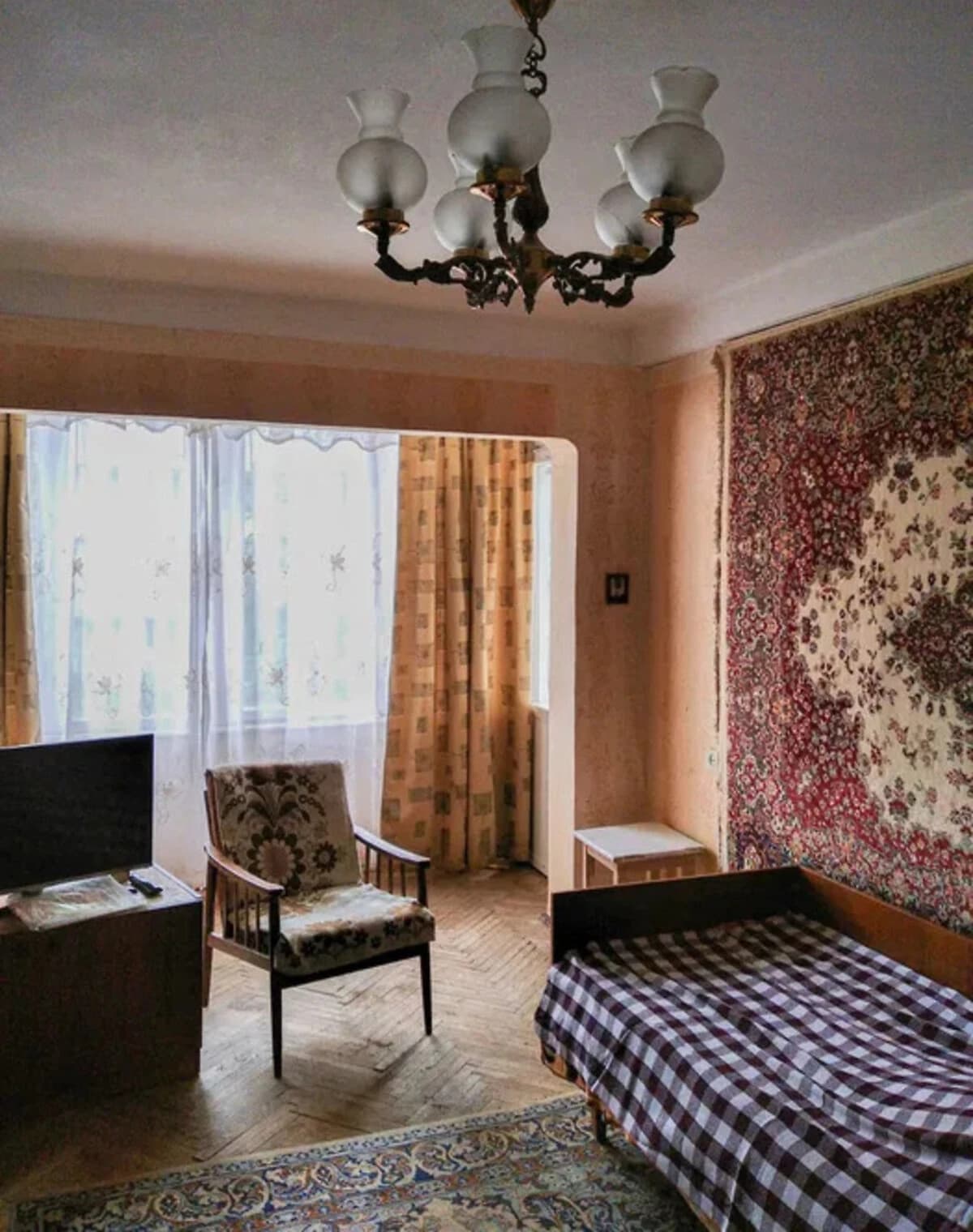 2-кімнатна квартира, Лівобережний Масив: метро Лівобережна, балкон - фото 2