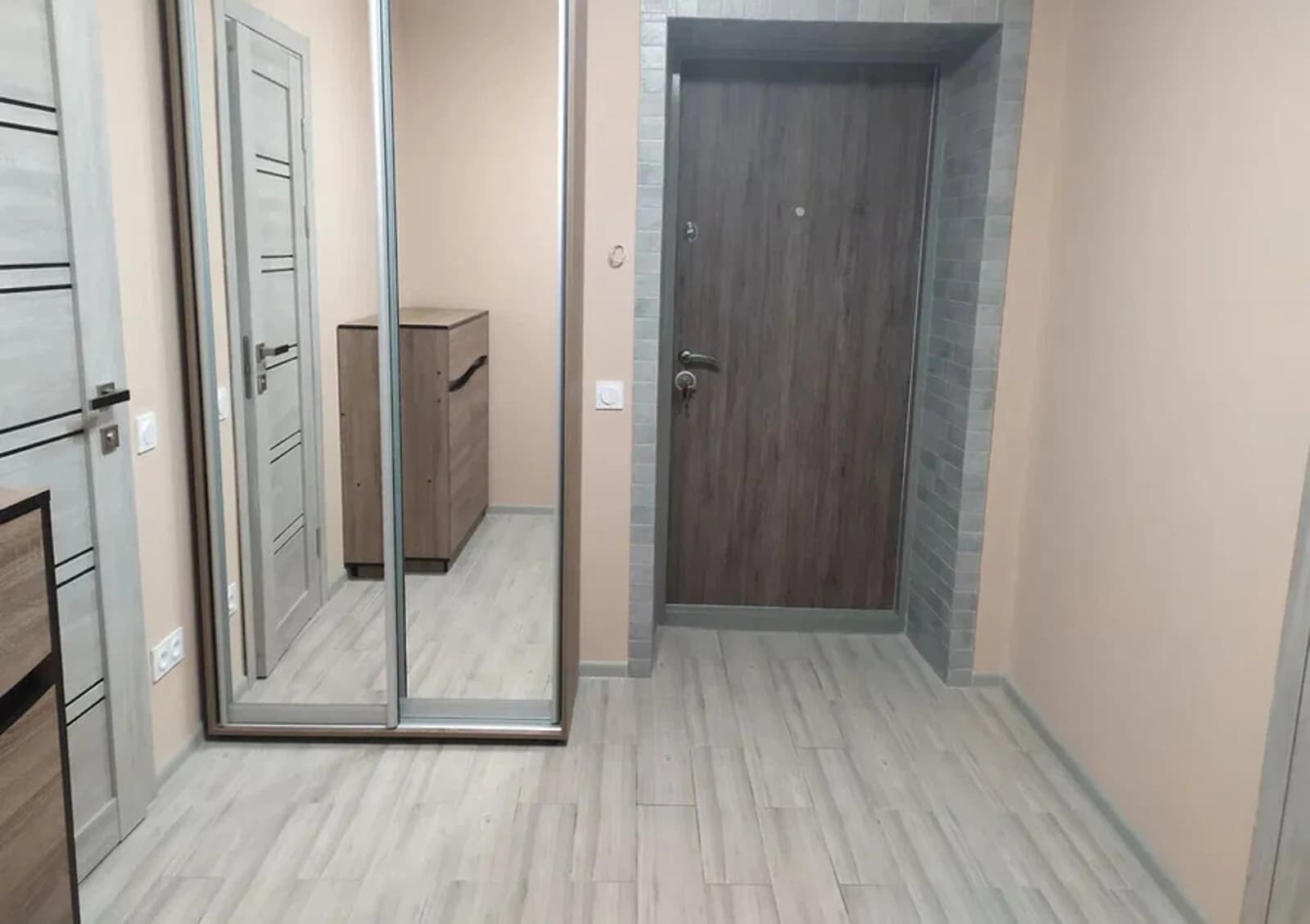 1-кімнатна квартира, Івано-Франківськ: євроремонт, тепло без світла - фото 3