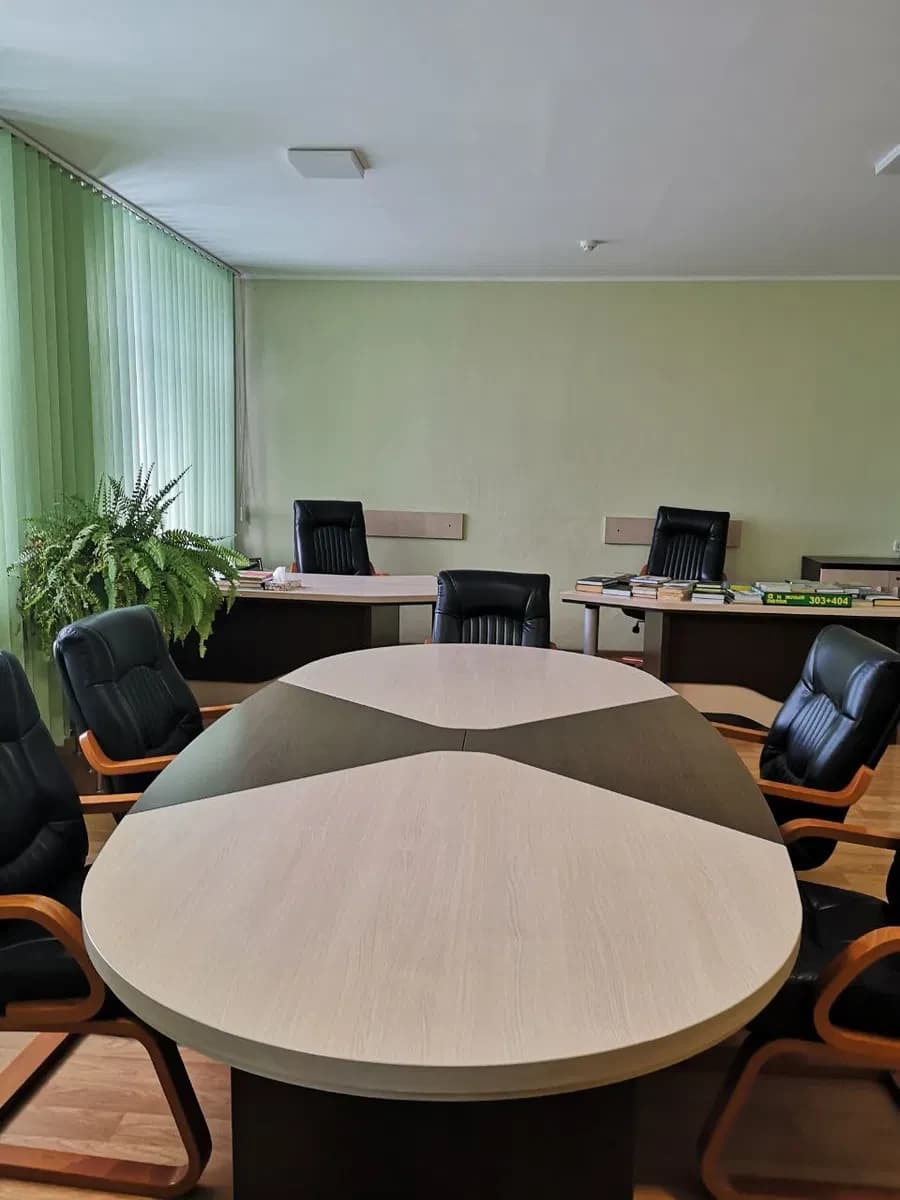 Офіси, Голосіївський: автономне живлення, охорона і паркінг