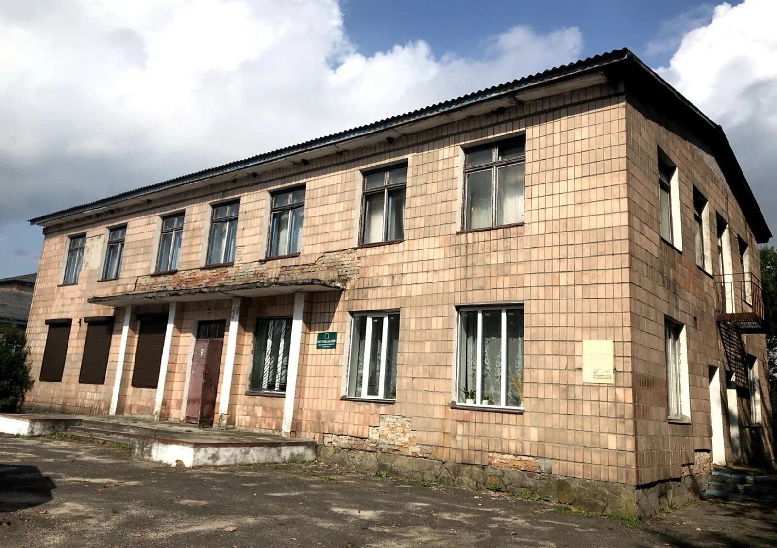 Комерційне приміщення, Кортеліси: 18 приміщень, автономна котельня