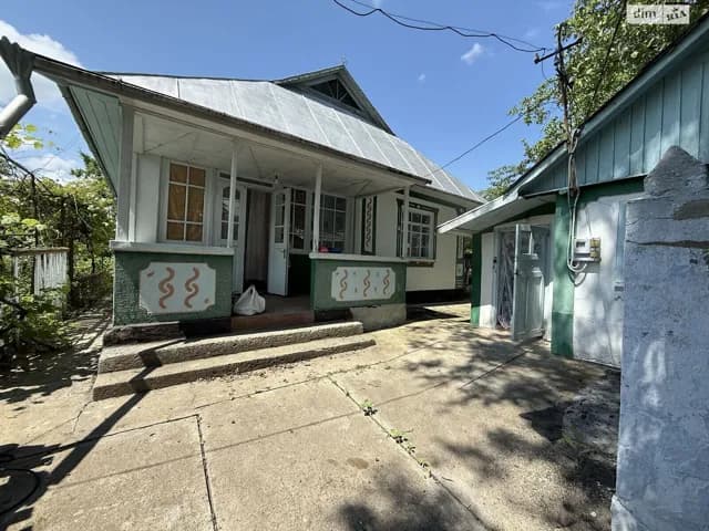 Будинок, Гулі: цегляні стіни, централізоване опалення, торг