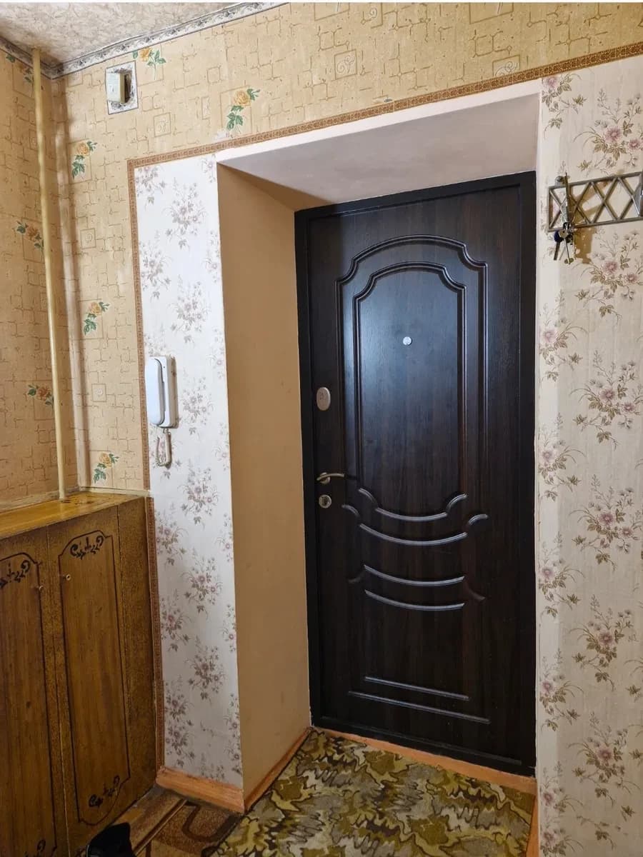 2-кімнатна квартира, Дарницький: метро Червон.Хутір 8-10 хв, парк
