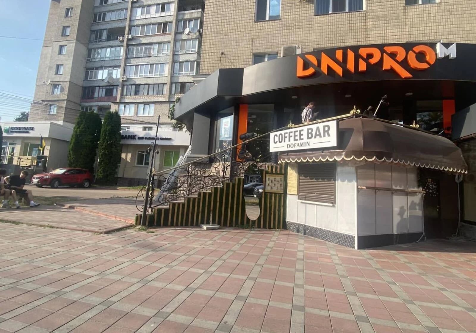 Комерційне приміщення, Вишенька: без порогів, вода та інтернет без світла